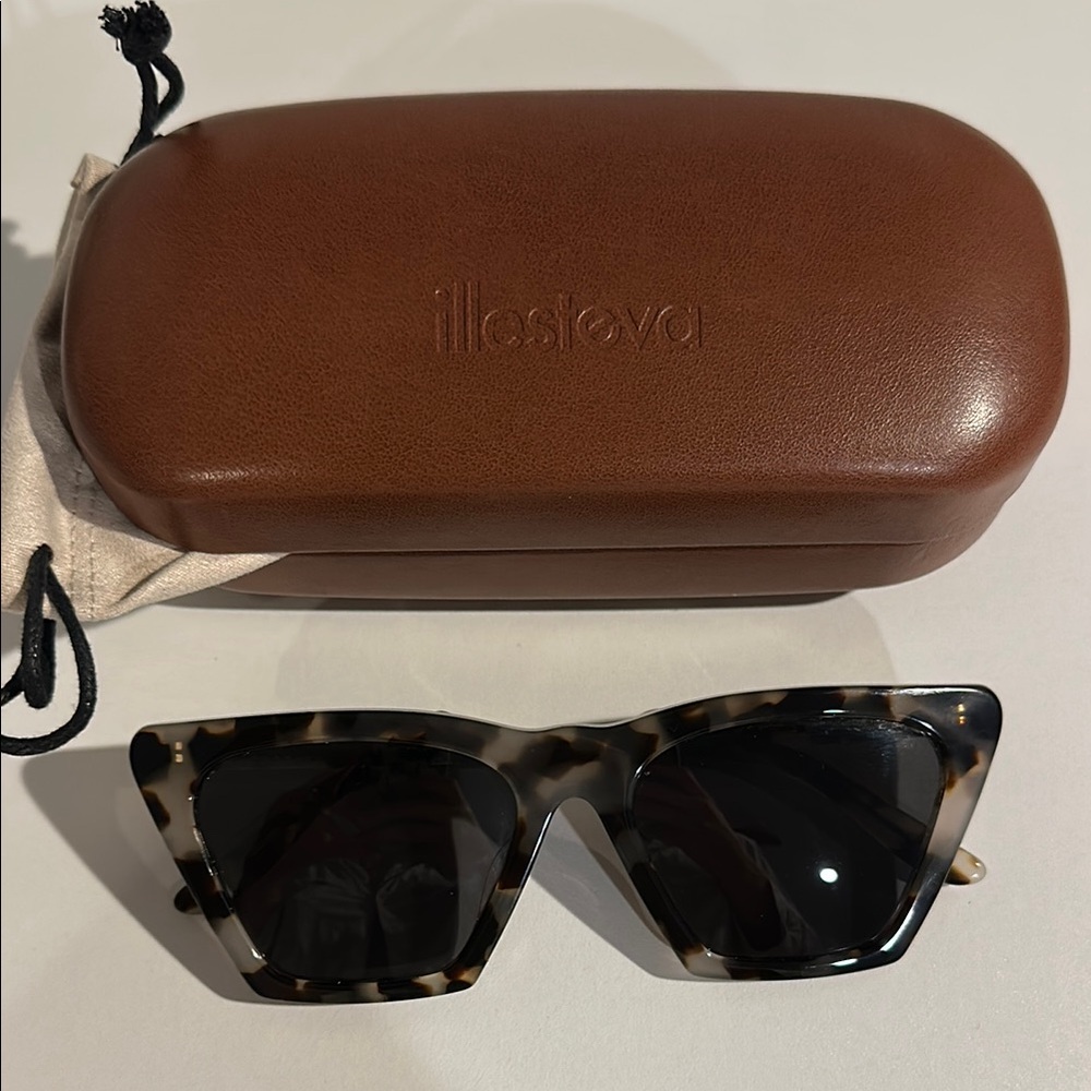Illesteva Lisbon Sunglasses with Geometric Frame
